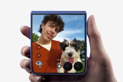 Apple Accidentally Promotes Samsung Galaxy Z Flip 7