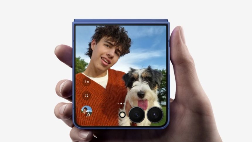 Apple Accidentally Promotes Samsung Galaxy Z Flip 7