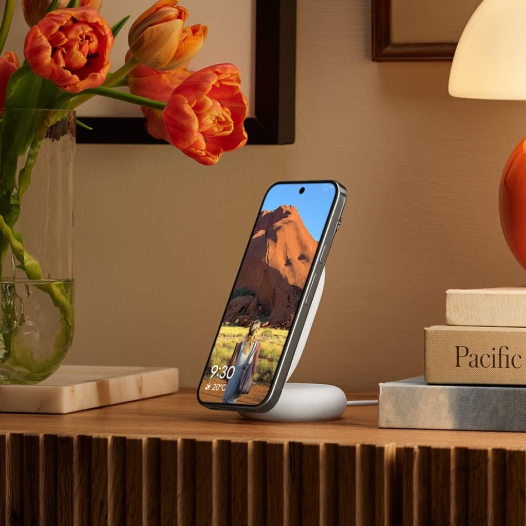 Pixelsnap Charger with Stand